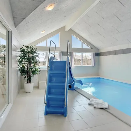 Stunning In Vaeggerlose With Indoor Swimming Pool Tatil Evi Bøtø By